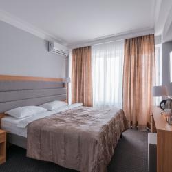 Номер стандарт с 1 двуспальной кроватью