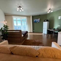 Фото Апартаменты на улице Комарова 58