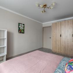 3-комнатные апартаменты эконом 33 военный городок д1 (мансарда)