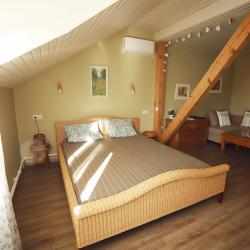 Семейный номер с собственной ванной комнатой