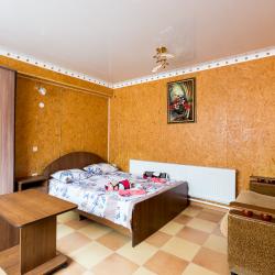 Номер люкс семейный с 1 двуспальной кроватью