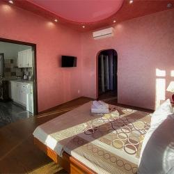 ART HOUSE HOTEL (Арт Хаус) — 309d5fce21e3c453b075aa1a6d20d8bf