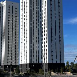 1-комнатные апартаменты люкс на 17 этаже с видом на реку Тура