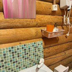 Номер комфорт с 1 односпальной и 1 двуспальной кроватью №3