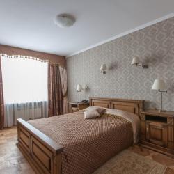 Номер люкс с 1 двуспальной кроватью