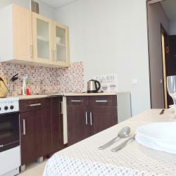 Фото Апартаменты Суточно на улице Героя Зорина 3