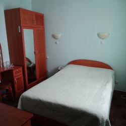 Номер стандарт эконом с 1 двуспальной кроватью