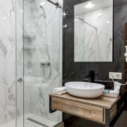 Эконом с фальш-окном