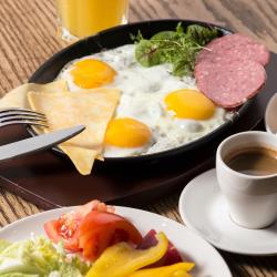 Фото Отель Country Hills Resort (Кантри Хиллс Резорт)