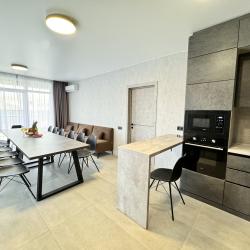 4-комнатные апартаменты улучшенные с балконом