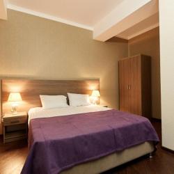 4-местный номер люкс с видом на горы (без балкона)