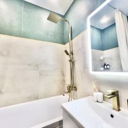 2-комнатные апартаменты люкс на Тюменском Арбате с видом на Бульвар Дзержинского