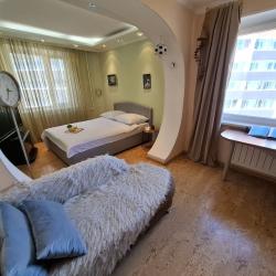 Фото Апартаменты на улице Ларина 18/1