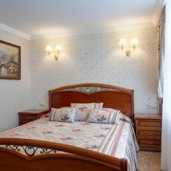 Номер люкс с 1 двуспальной кроватью