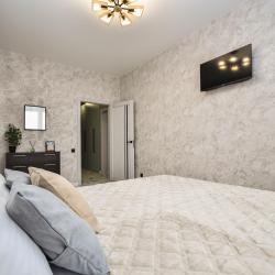 Апартаменты улучшенные г. Красноярск, ул. Октябрьская, дом 16,кв. 122