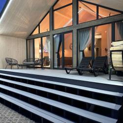 Фото Отель BarnHouse Village (БарнХаус Виллэдж)