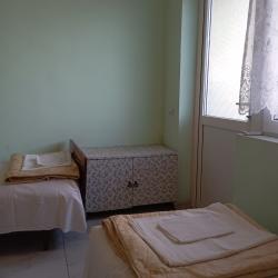 Номер стандарт с 2 односпальными и 1 двуспальной кроватью