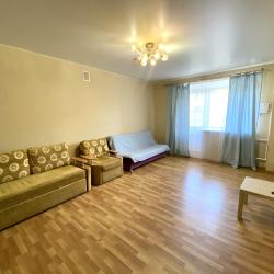 2-комнатные апартаменты стандарт 2-к. кв. ул. Токмакова 36 №42