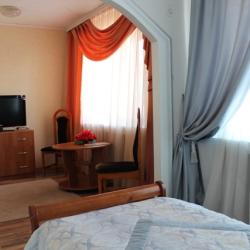 Номер полулюкс с 1 односпальной кроватью