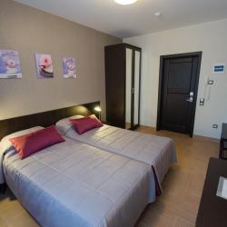 Номер эконом с 2 односпальными кроватями (с завтраком)