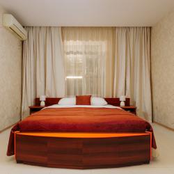 2-местный номер полулюкс с 1 двуспальной кроватью