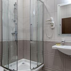 Номер стандарт с 1 двуспальной кроватью (с завтраком)