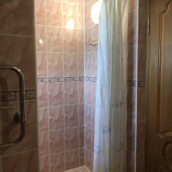 Номер стандарт улучшенный с 1 двуспальной кроватью и собственной кухней (мансарда)