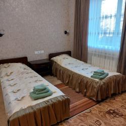 Комната стандарт с 2 односпальными кроватями (с завтраком)