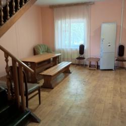 Коттедж улучшенный с 14 односпальными и 3 двуспальными кроватями