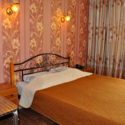 Номер стандарт с 1 двуспальной кроватью