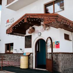 Фото BoogelWoogel Bar&Hotel Rosa Khutor (БугельВугель Бар&Отель Роза Хутор)