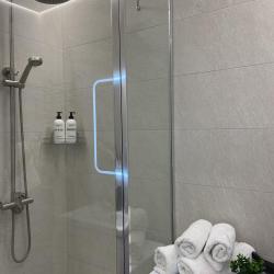 Фото Отель K_Apartments (К_Апартментс) на улице Гризодубовой 1 (2)