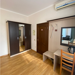 Номер комфорт улучшенный с 1 двуспальной кроватью