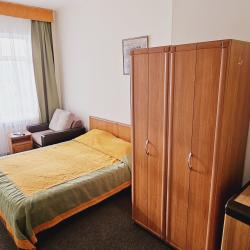 Номер стандарт с 1 двуспальной кроватью и креслом