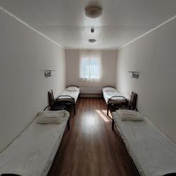 Кровать в 4-местном общем мужском номере