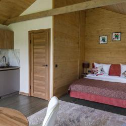 3-местный коттедж в лесу №8