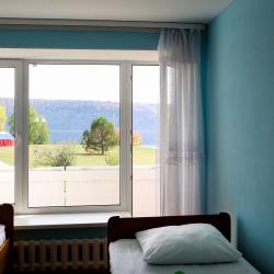 Номер эконом с 2 односпальными кроватями (с балконом)