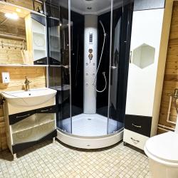 Кровать в 6-местном общем мужском номере