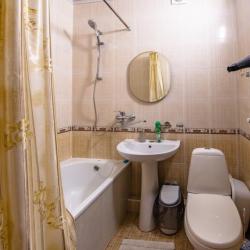 Комната стандарт с 1 двуспальной кроватью и балконом