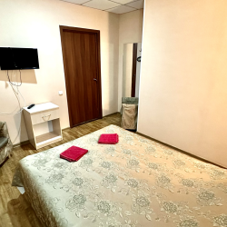 Номер стандарт эконом с 1 двуспальной кроватью