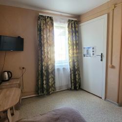 Номер эконом стандарт с 1 двуспальной кроватью