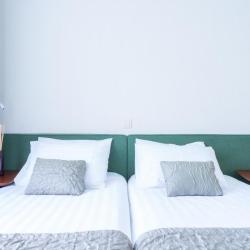 Двухместный стандартный номер с одной большой или двумя кроватями