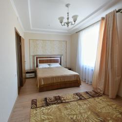 Номер люкс с 2 двуспальными кроватями (с завтраком)