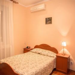 Номер стандарт с 1 двуспальной кроватью