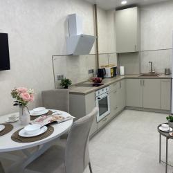 Фото Отель K_Apartments (К_Апартментс) на улице Гризодубовой 1 (2)