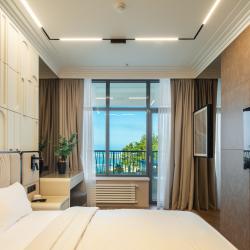2-комнатные апартаменты люкс Двухкомнатный LUX с видом на море