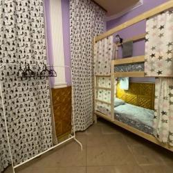 Кровать в общем женском номере с 3 двухъярусными кроватями (удобства на этаже)