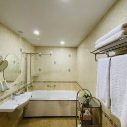 Номер люкс с 1 двуспальной кроватью