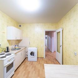 2-комнатные апартаменты стандарт г. Пермь ул. Шоссе космонавтов 166г с 3 двуспальными кроватями