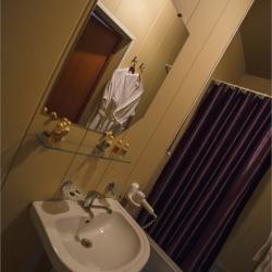 Номер студия с 1 двуспальной кроватью (мансарда)